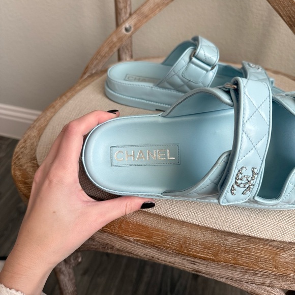 Chanel quilted Velcro dad chain CC slide sandals - Picture 4 of 13